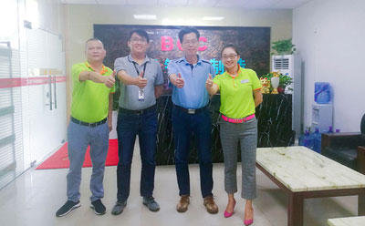 群創光電魏廠長一行蒞臨中顯智能東莞學習型工廠洽談業務